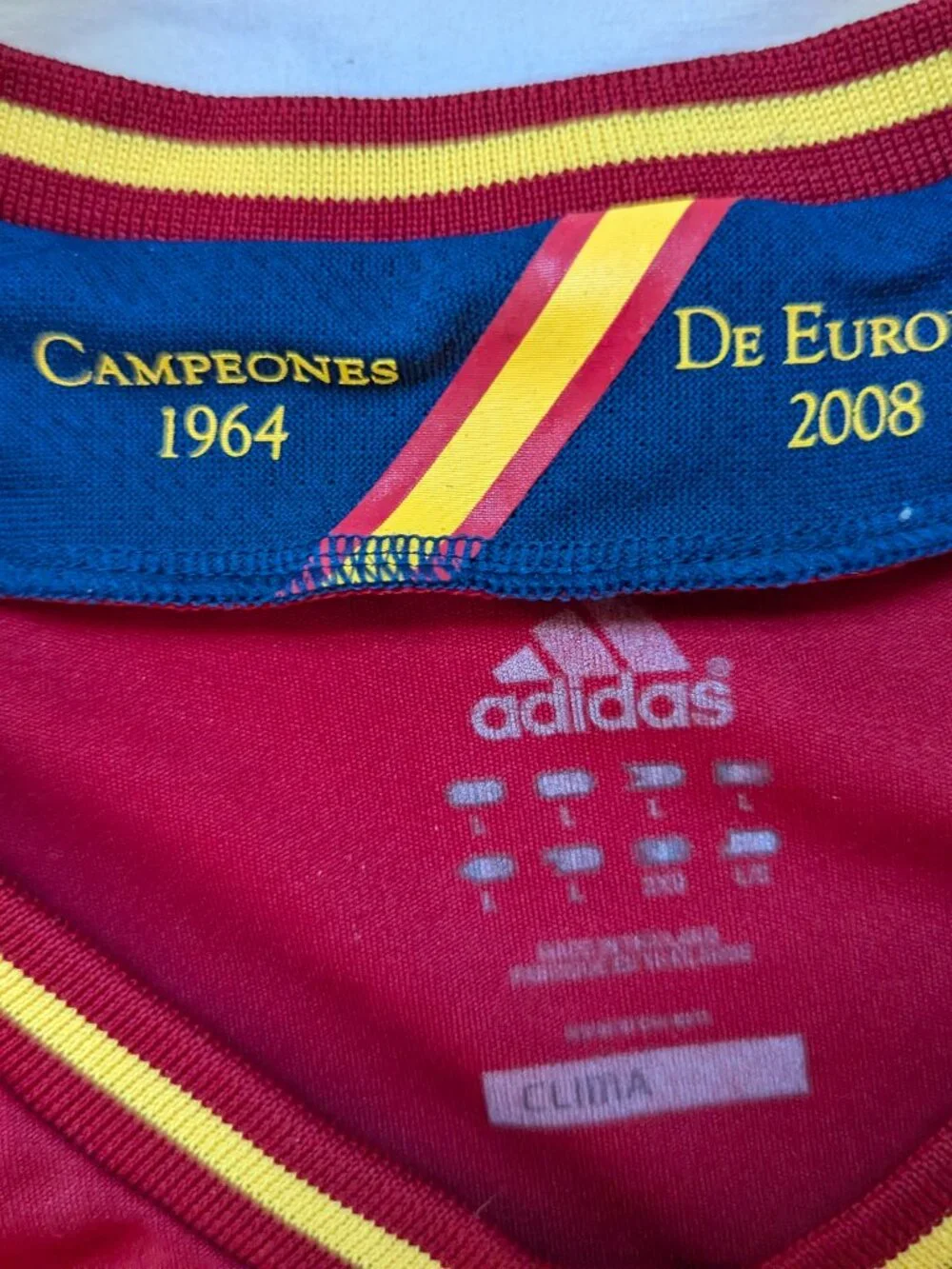 VINTAGE! Spain 2012 Home Jersey Red ClimaCool (Mens Large) ADIDAS X10937